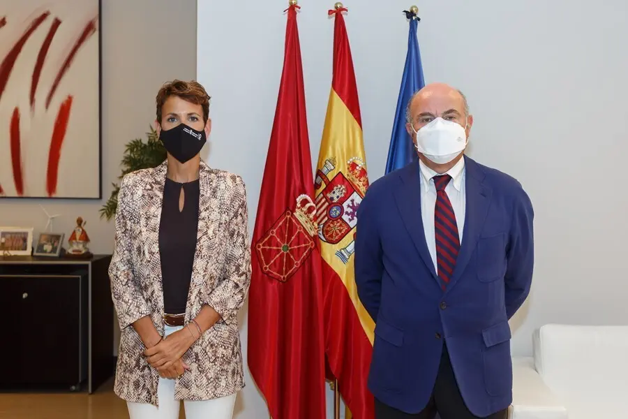 La presidenta de Navarra, Mar&iacute;a Chivite, ha recibido al vicepresidente del Banco Central Europeo, Luis de Guindos,