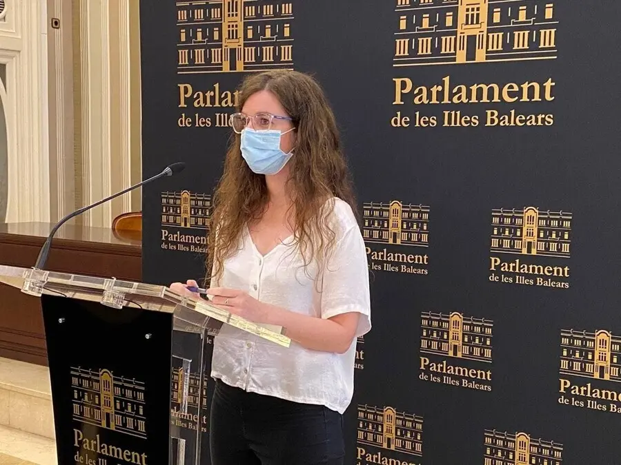 La diputada de Unidas Podemos Esperan&ccedil;a Sans, este mi&eacute;rcoles despu&eacute;s de la Junta de Portavoces.