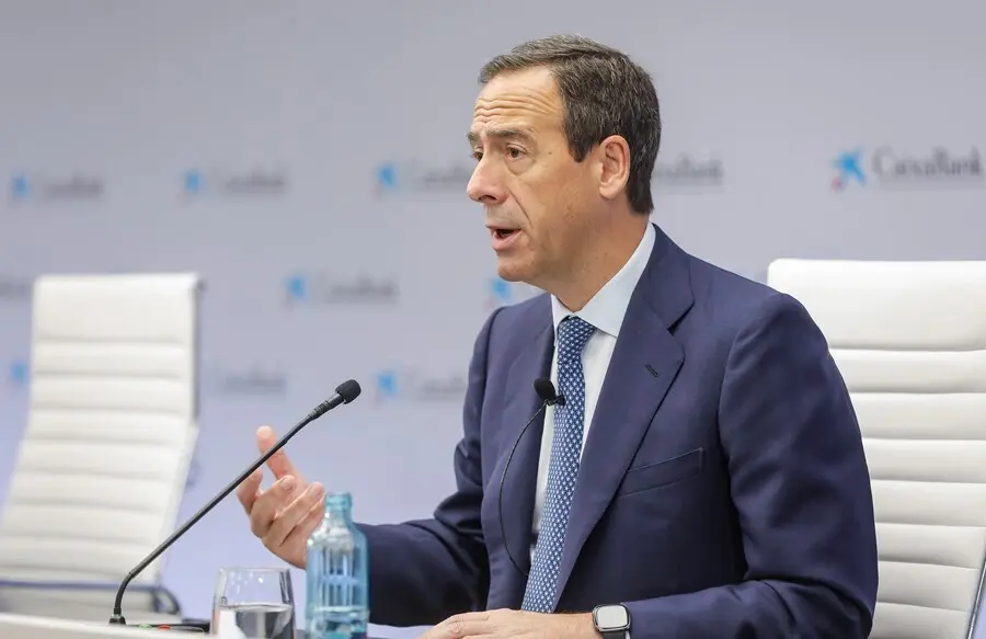 El consejero delegado de CaixaBank, Gonzalo Gort&aacute;zar, presenta los resultados de la entidad del primer semestre de 2021, a 30 de julio de 2021