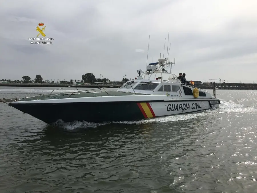 Archivo - Embarcaci&oacute;n de la Guardia Civil de Huelva en una imagen de archivo.