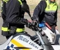 Archivo - Polic&iacute;a Local en La L&iacute;nea
