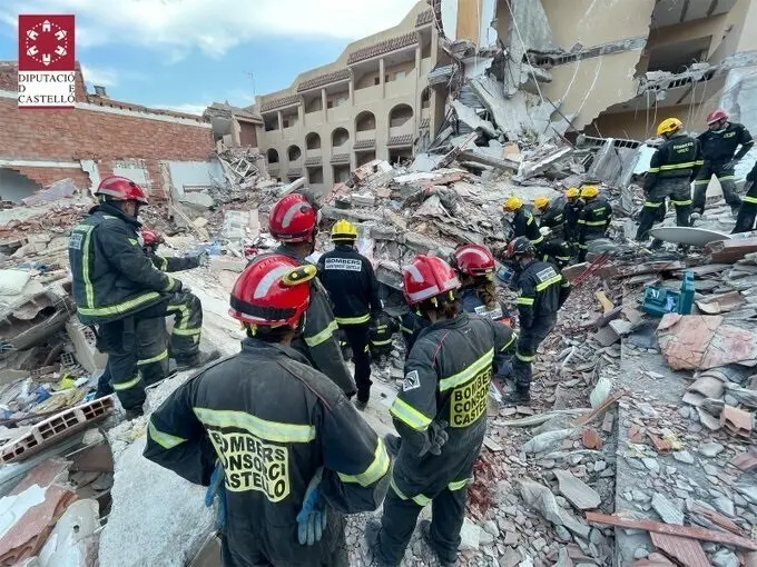 Bomberos en el lugar del siniestro