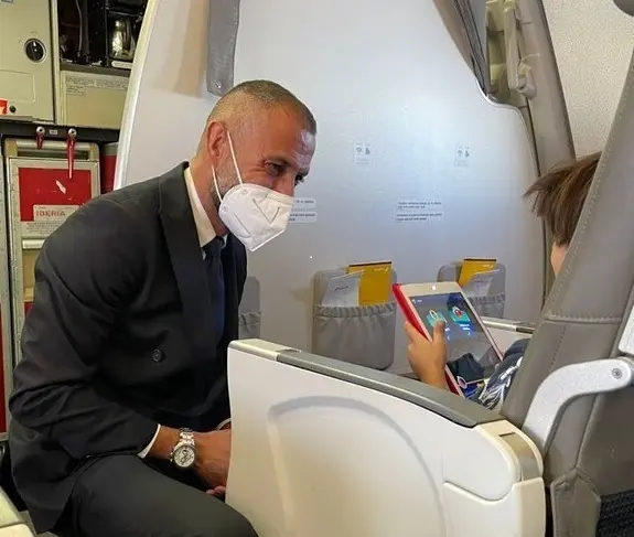 Iberia traslada a Torrej&oacute;n a 84 ciudadanos afganos rescatados de Kabul