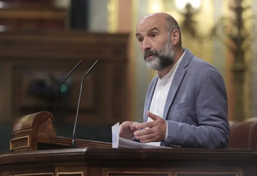 Archivo - El diputado del BNG en el Congreso, N&eacute;stor Rego, interviene en una sesi&oacute;n de control al Gobierno en el Congreso de los Diputados, a 30 de junio de 2021, en Madrid, (Espa&ntilde;a). Este pleno, que se produce pocas horas despu&eacute;s del encuentro que el pre