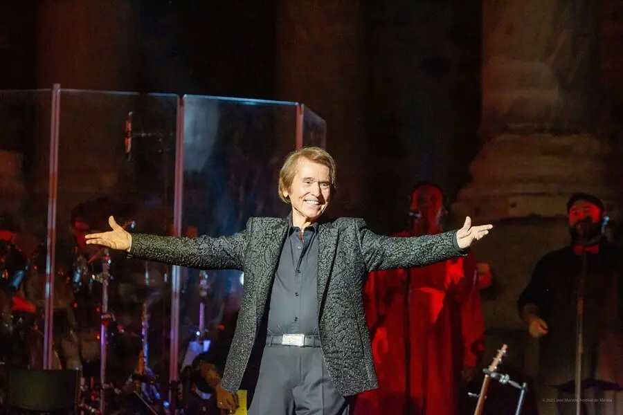 Rafael, en el teatro romano de M&eacute;rida, en el concierto que inicia la sexta edici&oacute;n del Stone&Music.