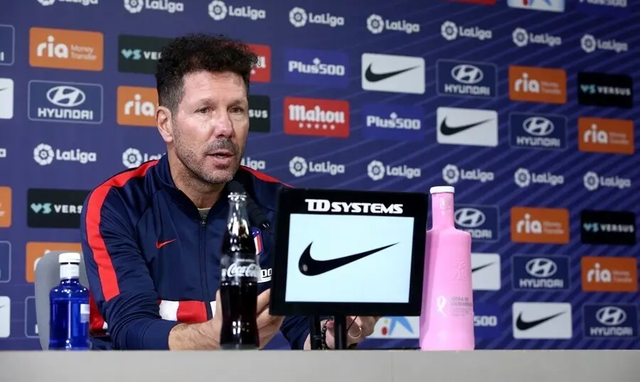 Archivo - Diego Pablo Simeone en rueda de prensa con el Atl&eacute;tico de Madrid