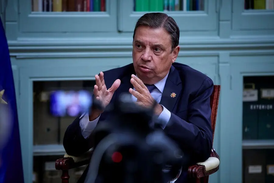 El ministro de Agricultura, Pesca y Alimentaci&oacute;n, Luis Planas, durante una entrevista para Europa Press