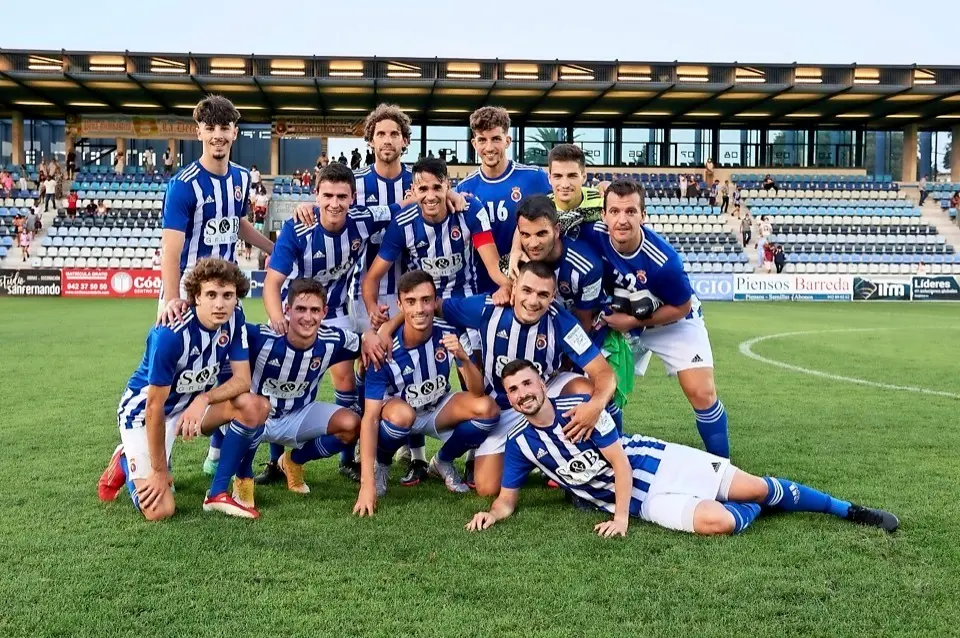Los jugadores de la Gimn&aacute;stica celebrando el triunfo. / FCF