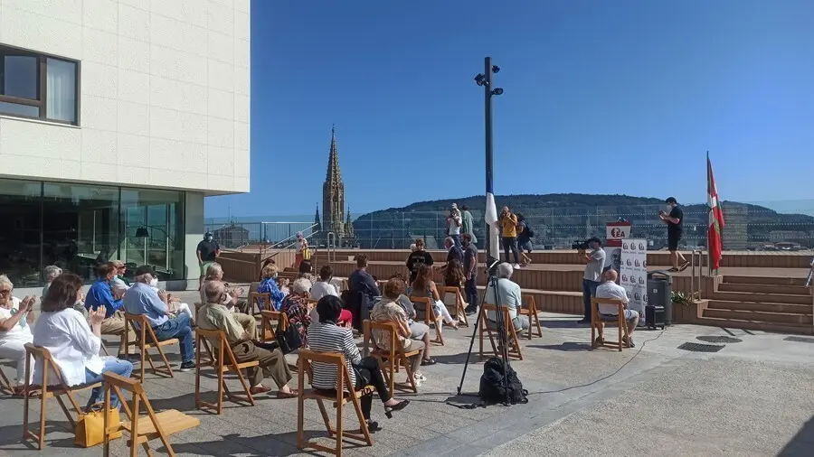Carlos Garaikoetxea en el homenaje a Joseba Elosegi en San Sebasti&aacute;n.
