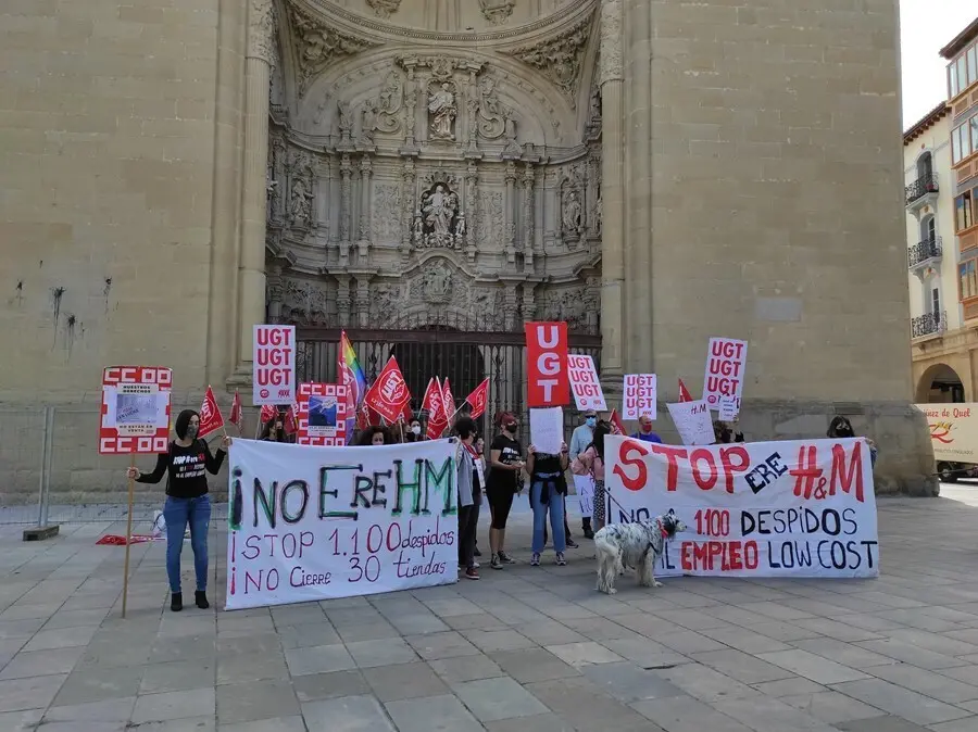 Archivo - Concentraci&oacute;n trabajadoras de H&M contra el ERE de la compa&ntilde;&iacute;a textil