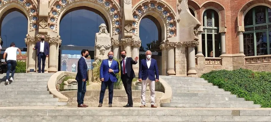 El presidente del PP, Pablo Casado, junto con el l&iacute;der del PP catal&aacute;n, Alejandro Fern&aacute;ndez y el concejal del PP en Barcelona Josep Bou
