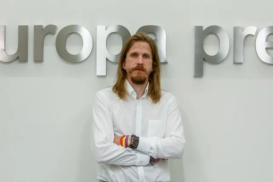 El coordinador general de Podemos en Castilla y Le&oacute;n, Pablo Fern&aacute;ndez, posa despu&eacute;s de una entrevista para Europa Press en la sede de la agencia, a 12 de agosto de 2021, en Madrid (Espa&ntilde;a).