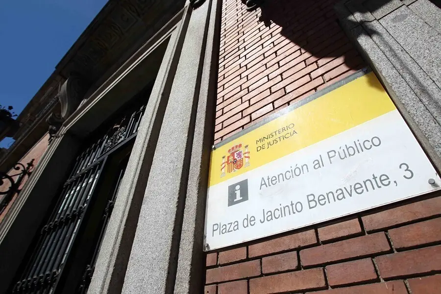 Archivo - Fachada del Ministerio de Justicia.