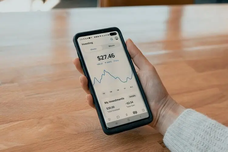 Motivos por los que cada vez m&aacute;s c&aacute;ntabros invierten en acciones de Apple