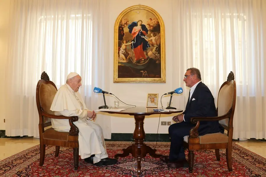 La Cadena COPE Ha Emitido Este 1 De Septiembre Una Entrevista De Carlos Herrera Al Papa Francisco Realizada En Roma, La Primera Que Concede El Pont&iacute;fice A Un Medio De Comunicaci&oacute;n Tras Su Operaci&oacute;n De Colon El Pasado Julio.