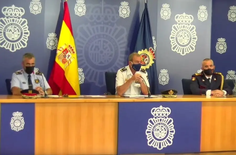 Rueda de prensa de la operaci&oacute;n contra mafia albanesa dedicada a la marihuana de Ram&oacute;n Chac&oacute;n, jefe de Investigaci&oacute;n Criminal de Mossos; Rafael P&eacute;rez, comisario de Polic&iacute;a Judicial, y Ardi Veliu, director de la Polic&iacute;a de Albania