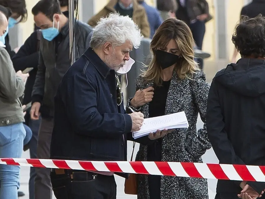 Archivo - El cineasta Pedro Alm&oacute;dovar, junto con Pen&eacute;lope Cruz