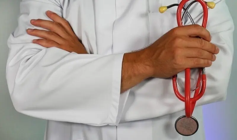 Archivo - M&eacute;dico