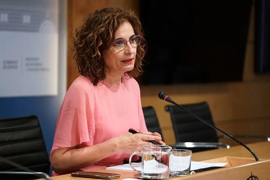 Archivo - La ministra de Hacienda y Funci&oacute;n P&uacute;blica, Mar&iacute;a Jes&uacute;s Montero