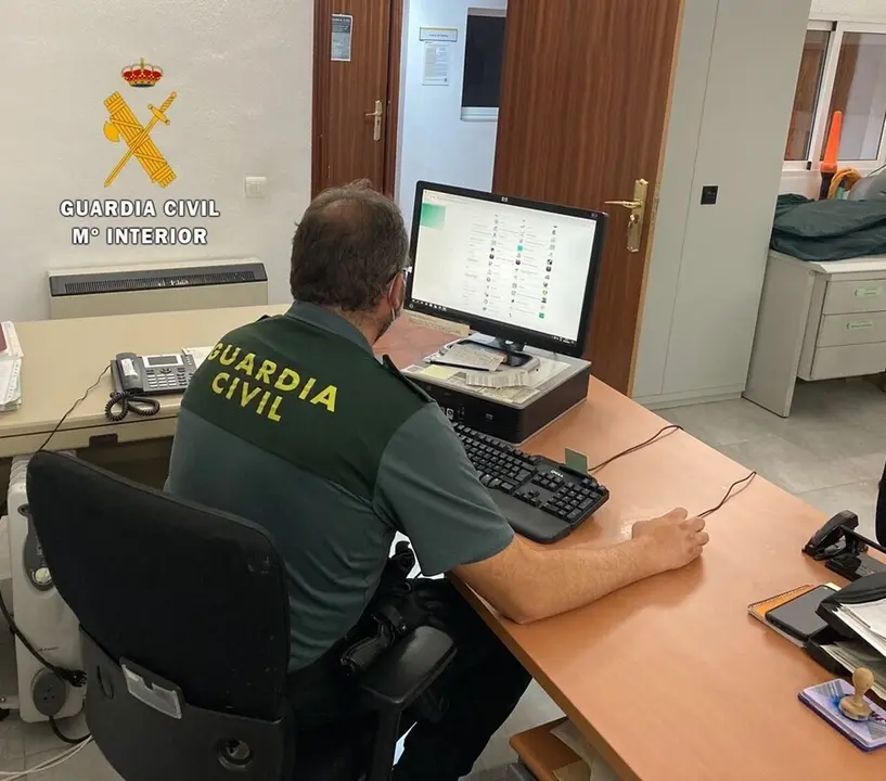 El agente investiga a un vecino de Torre de Santa Mar&iacute;a