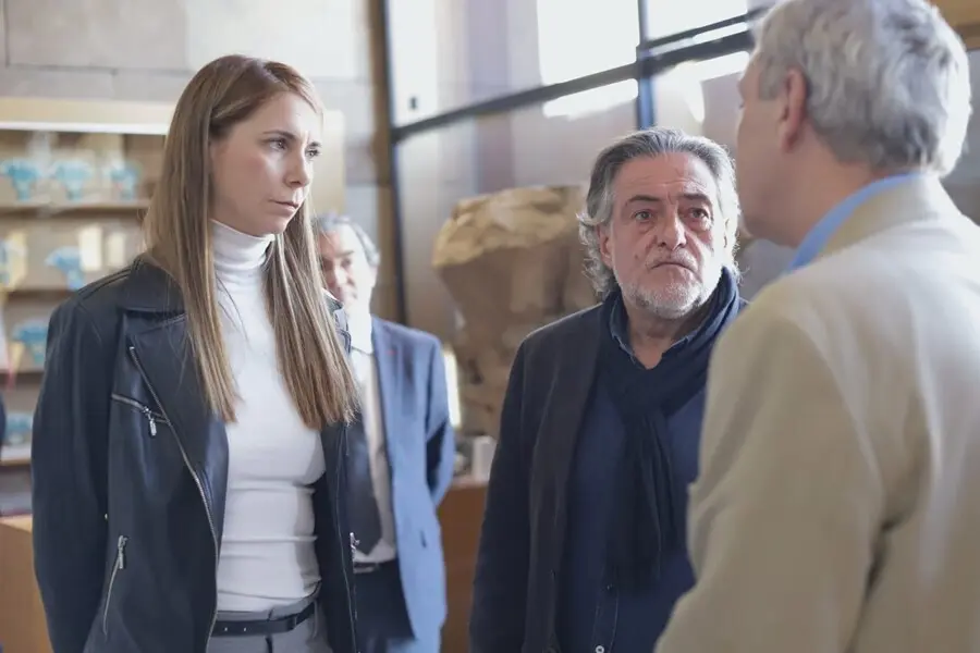 Archivo - El portavoz del Grupo Municipal Socialista, Pepu Hern&aacute;ndez, y la concejala Mar Espinar visitan el Templo de Debod