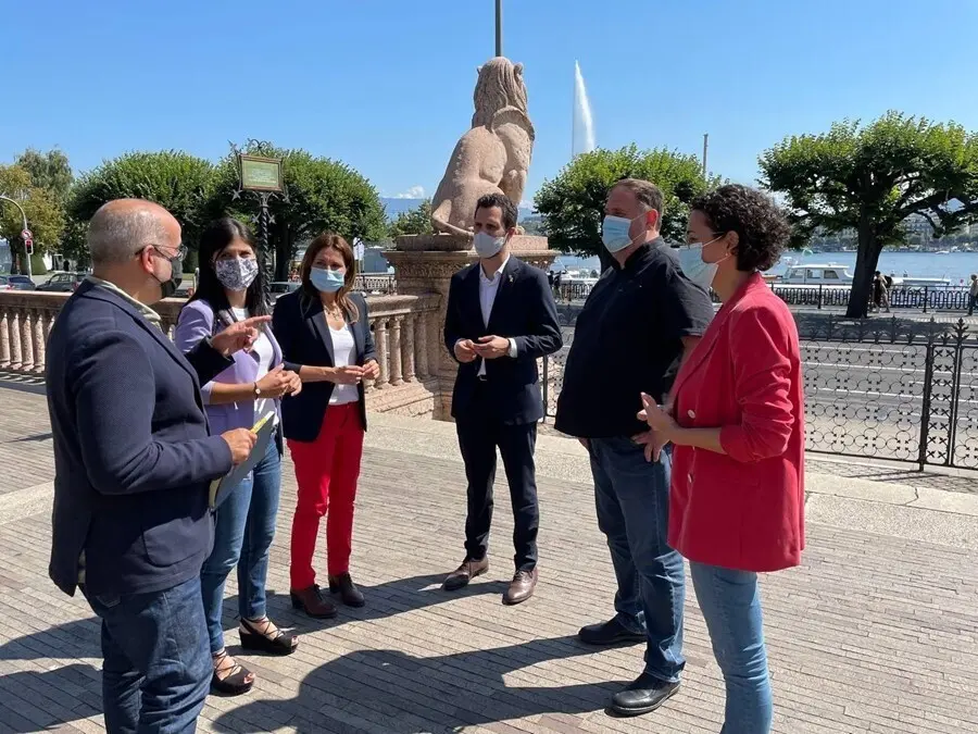 Los dirigentes de ERC Oriol Llad&oacute;, Marta Vilalta, la consellera de Presidencia, Laura Vilagr&agrave;, el conseller de Empresa y Trabajo, Roger Torrent, Oriol Junqueras y Marta Rovira en un encuentro en Ginebra (Suiza).