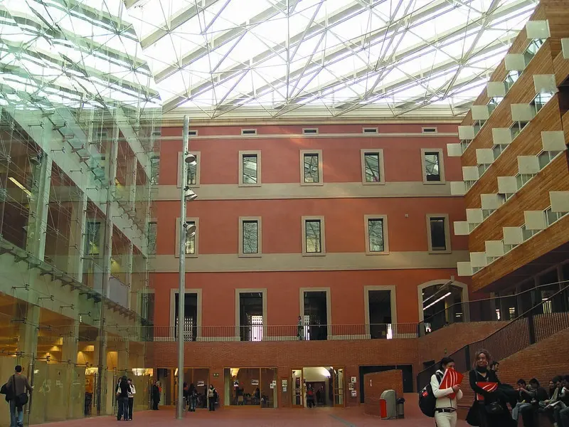 Archivo - Edificio Roger de Ll&uacute;ria de la Universitat Pompeu Fabra (UPF), en Barcelona