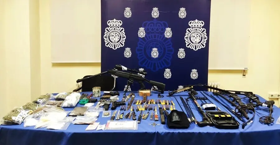 La Polic&iacute;a Nacional detiene a un hombre tras disparar con una pistola hacia la ventana de unos vecinos en Zaragoza.