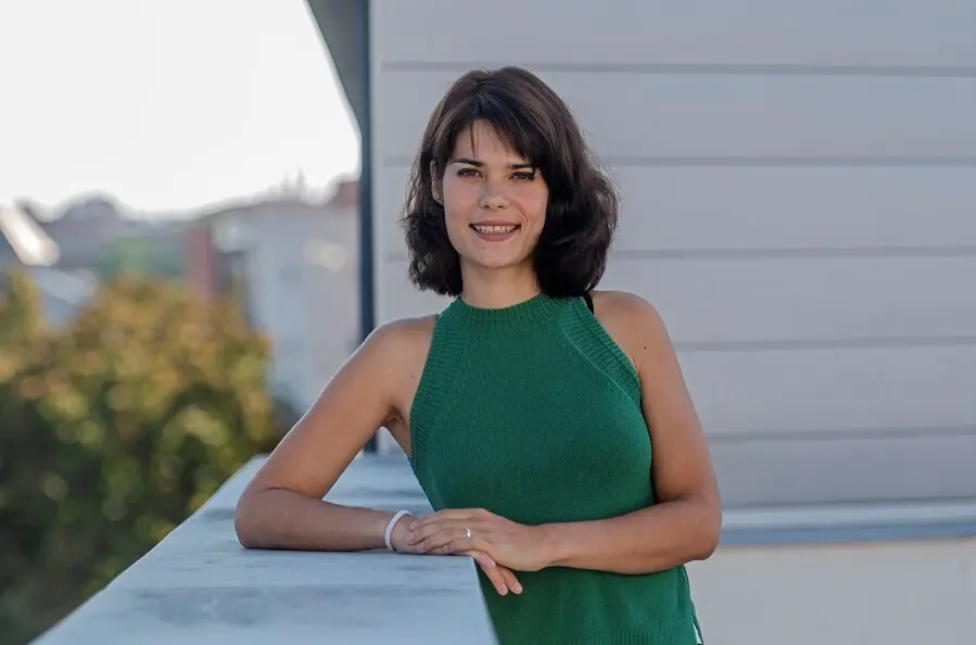 La coportavoz de Podemos, Isa Serra, posa durante la entrevista concedida a Europa Press, a 3 de septiembre de 2021, en Madrid, (Espa&ntilde;a).