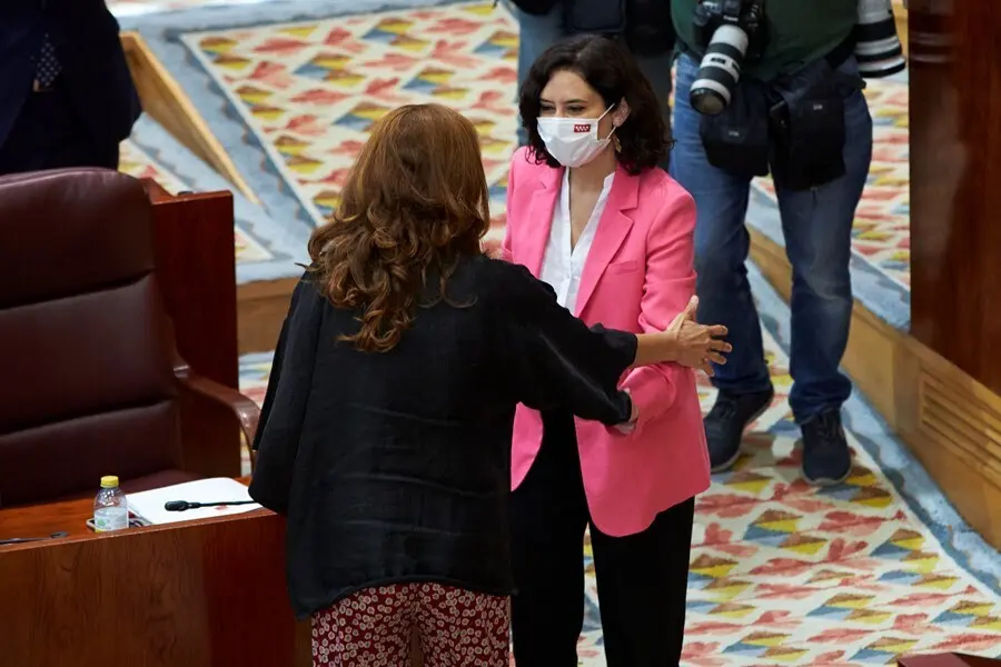 Archivo - La portavoz de M&aacute;s Madrid en la Asamblea, M&oacute;nica Garc&iacute;a, se dirige a la presidenta en funciones de la Comunidad de Madrid, Isabel D&iacute;az Ayuso; durante la segunda sesi&oacute;n del pleno de investidura de Ayuso, a 18 de junio de 2021, en Madrid (Espa&ntilde;a).
