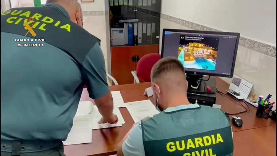 Desmantelada una red que estaf&oacute; 70.000 euros a 60 personas con falsos anuncios de villas vacacionales en Canarias