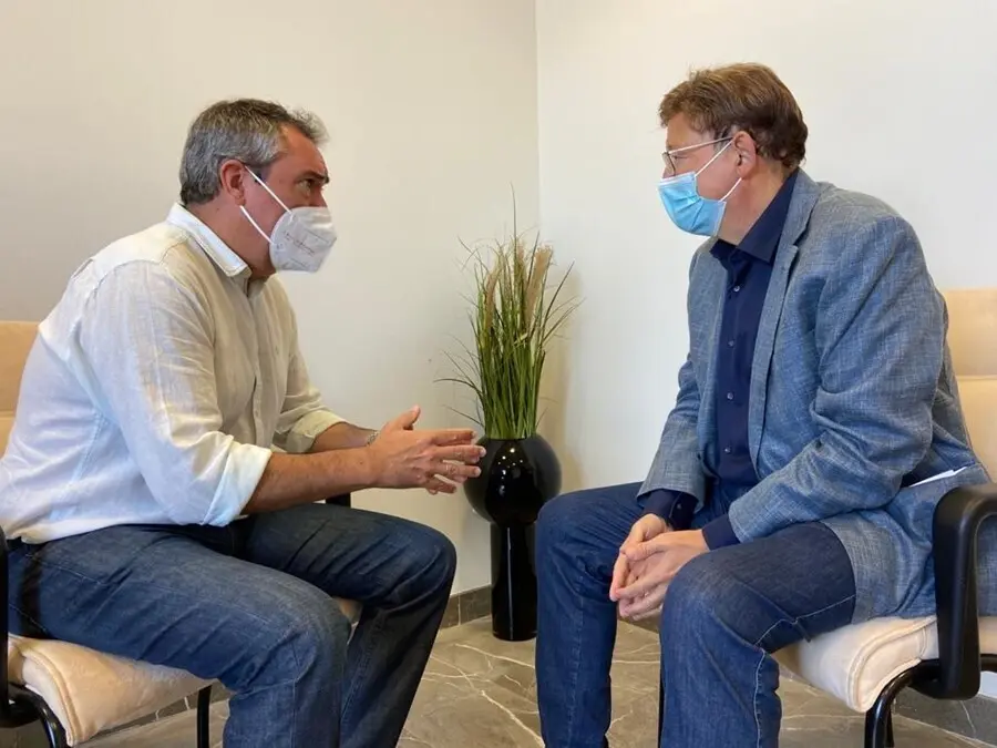 El secretario general del PSOE-A, Juan Espadas, se re&uacute;ne con el secretario general del PSPV y presidente de la Generalitat Valenciana, Ximo Puig.