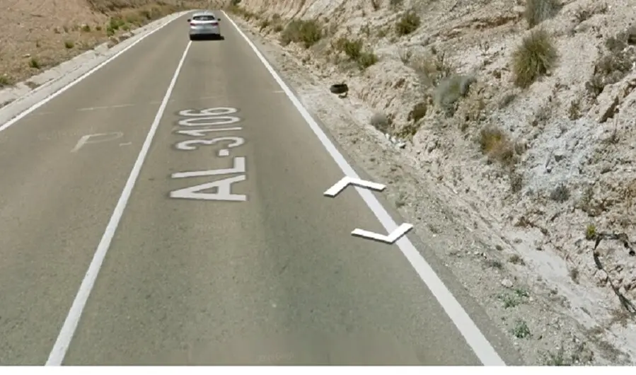 Carretera de N&iacute;jar (Almer&iacute;a) en la que ha tenido lugar el accidente de tr&aacute;fico en el que ha muerto un joven de 26 a&ntilde;os