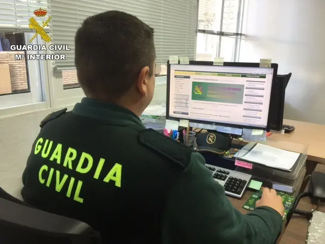 Archivo - Agente de la Guardia Civil.
