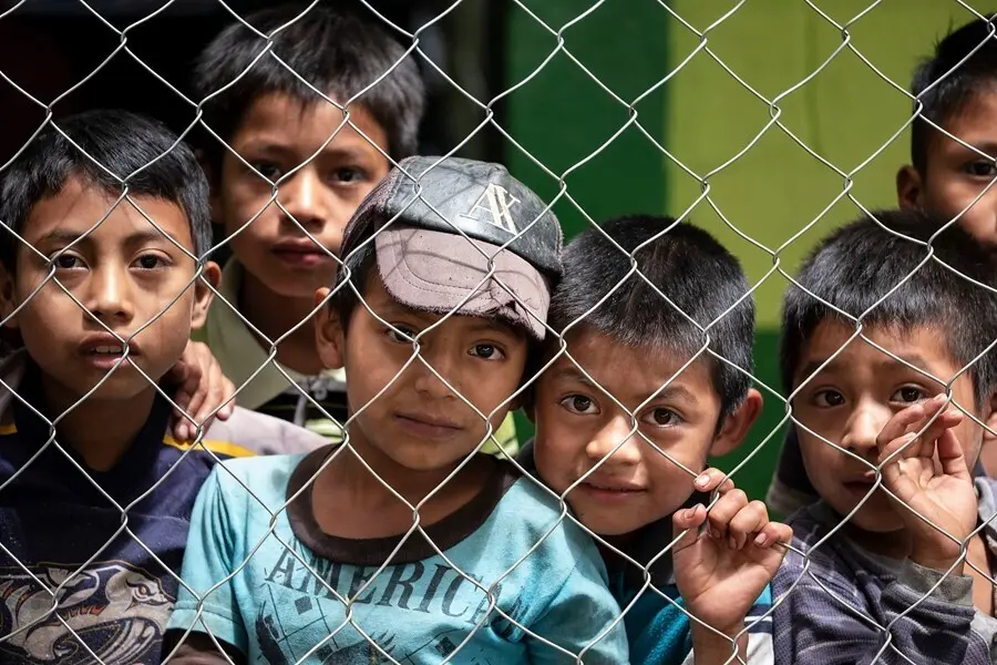 Archivo - Ni&ntilde;os en una escuela de primaria en Guatemala