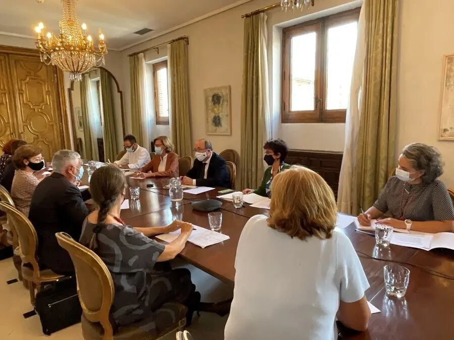 Reuni&oacute;n entre el Ministerio de Cultura y Deporte y la Mesa Sectorial del Arte Contempor&aacute;neo