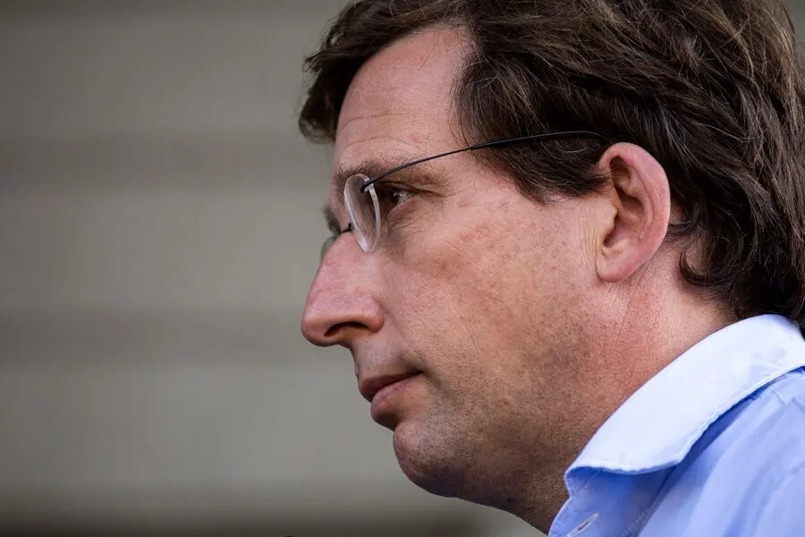 El alcalde de Madrid, Jos&eacute; Luis Mart&iacute;nez-Almeida, durante la visita de las obras de reurbanizaci&oacute;n del eje Joaqu&iacute;n Costa-Francisco Silvela, cuya primera fase acaba de concluir, a 3 de septiembre de 2021, en Madrid, (Espa&ntilde;a). Este viernes se reanuda la cir
