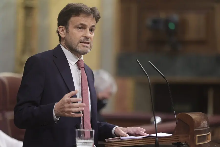 Archivo - El presidente del grupo parlamentario de Unidas Podemos en el Congreso, Jaume Asens, interviene en una sesi&oacute;n de control al Gobierno en el Congreso de los Diputados, a 30 de junio de 2021, en Madrid, (Espa&ntilde;a).