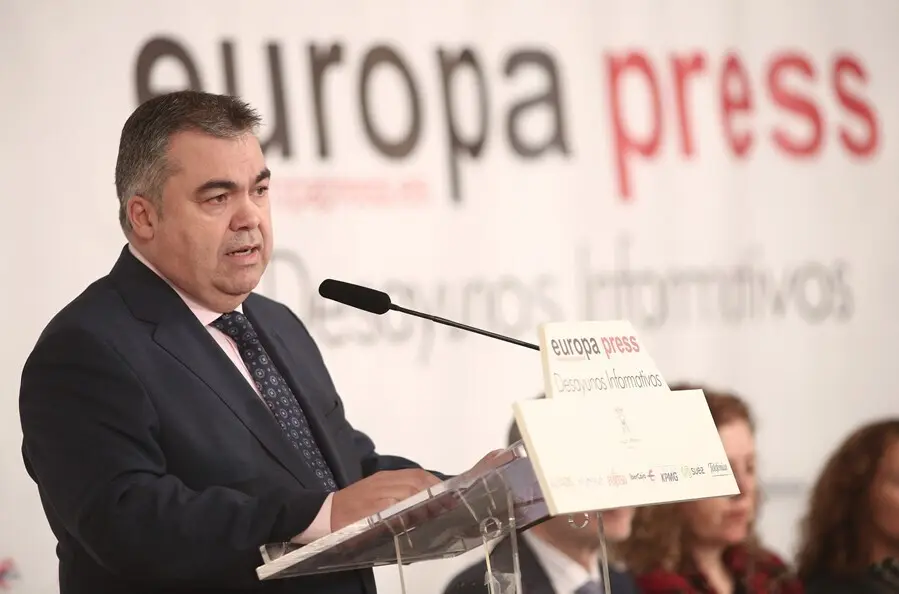 Archivo - El secretario de Coordinaci&oacute;n Territorial del PSOE, Santos Cerd&aacute;n, interviene en el desayuno Informativo de Europa Press organizado en el Sal&oacute;n Gran Presidencial del Hotel Villa Magna, en Madrid (Espa&ntilde;a) a 3 de marzo de 2020.