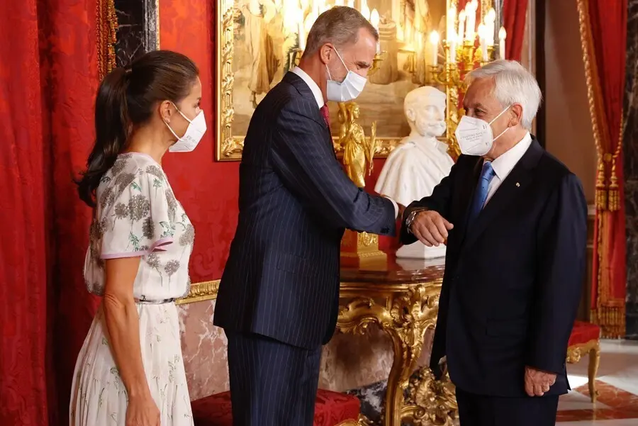 Los Reyes reciben al presidente de Chile, Sebasti&aacute;n Pi&ntilde;era, antes del almuerzo en su honor en el Palacio Real de Madrid