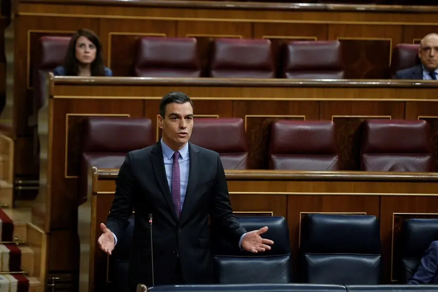 Archivo - El presidente del Gobierno, Pedro S&aacute;nchez, en el Congreso, el 29 de abril de 2020