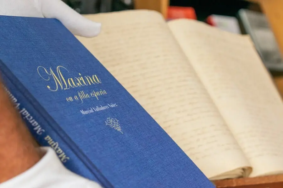La primera novela en gallego vuelve a las librer&iacute;as en una edici&oacute;n que reproduce el manuscrito de Marcial Valladares