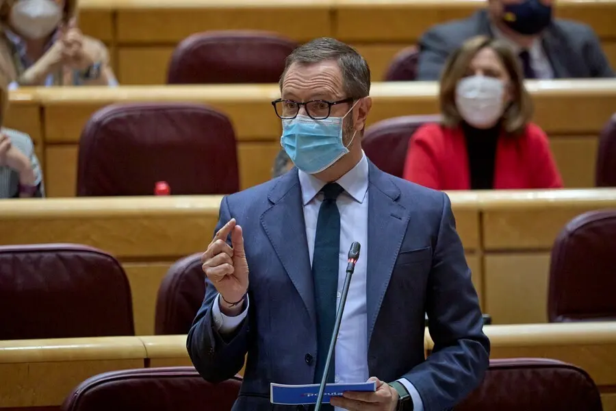 Archivo - El portavoz del Grupo Popular en el Senado, Javier Maroto.