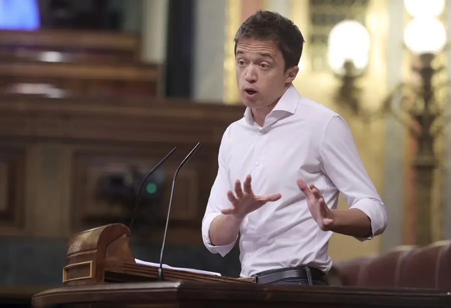 Archivo - El l&iacute;der de M&aacute;s Pa&iacute;s, &Iacute;&ntilde;igo Errej&oacute;n, interviene en una sesi&oacute;n de control al Gobierno en el Congreso de los Diputados, a 30 de junio de 2021, en Madrid, (Espa&ntilde;a).