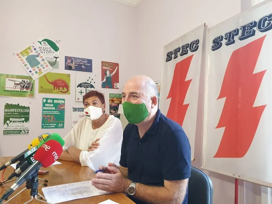 Los miembros del STEC Bel&eacute;n Gonz&aacute;lez y Jes&uacute;s Aguayo