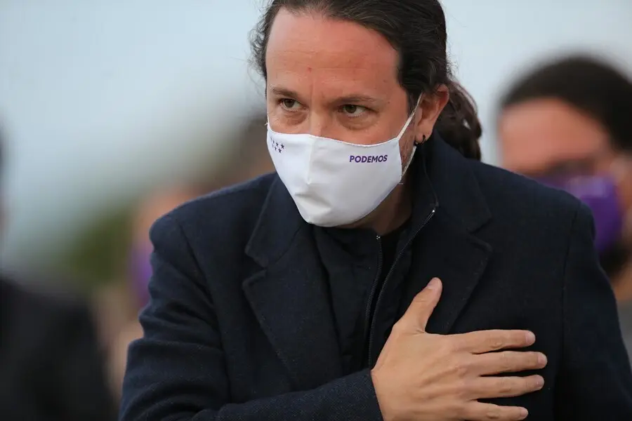 Archivo - Imagen de recurso del  exsecretario general de Podemos Pablo Iglesias durante el acto de cierre de campa&ntilde;a del partido en el anfiteatro Lourdes y Mariano del parque de la Cu&ntilde;a Verde de Vic&aacute;lvaro, a 2 de mayo de 2021, en Madrid (Espa&ntilde;a).