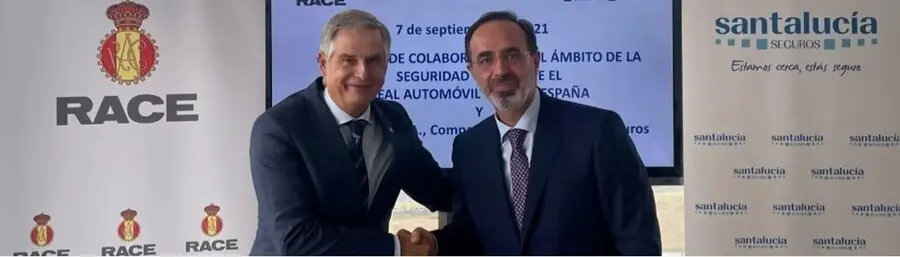 El presidente del RACE, Carmelo Sanz, y el consejero director general de Santaluc&iacute;a, Andr&eacute;s Romero