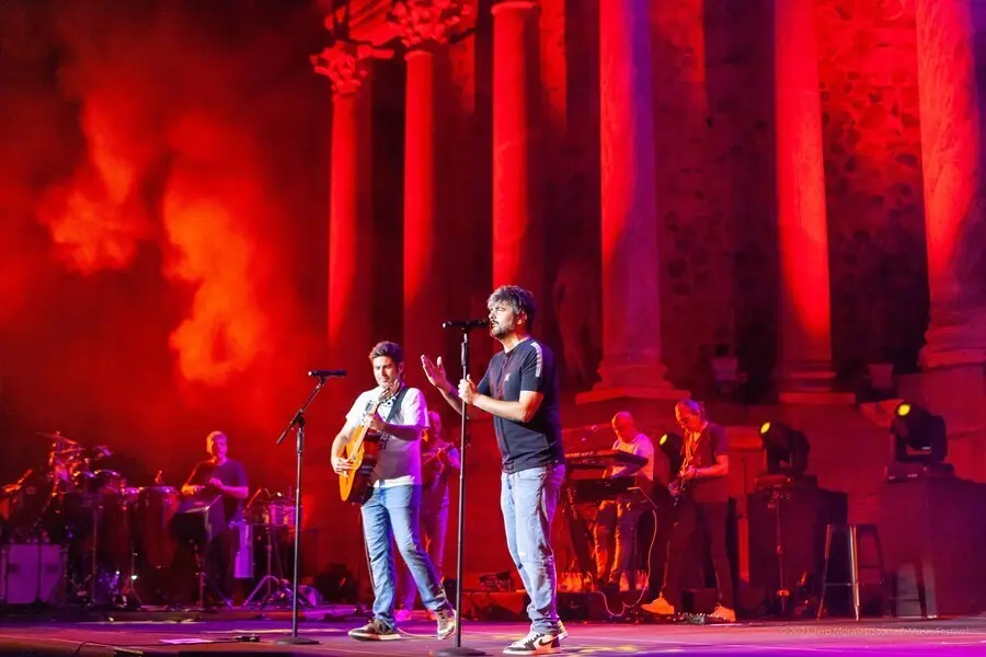 Estopa, en su concierto en el teatro romano de M&eacute;rida.