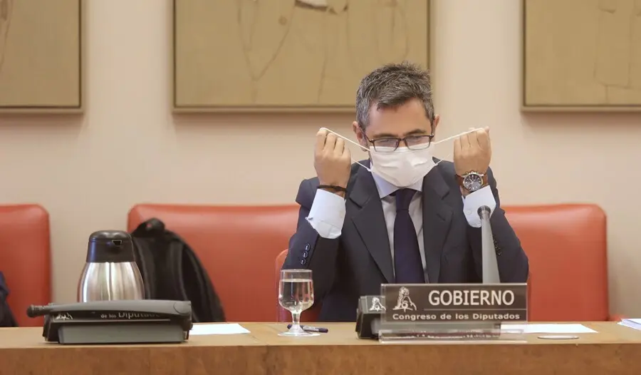 El ministro de la Presidencia, Relaciones con las Cortes y Memoria Democr&aacute;tica, F&eacute;lix Bola&ntilde;os, a su llegada para comparecer en la Comisi&oacute;n Constitucional en el Congreso de los Diputados, a 9 de septiembre de 2021, en Madrid (Espa&ntilde;a).  Bola&ntilde;os comparece a 