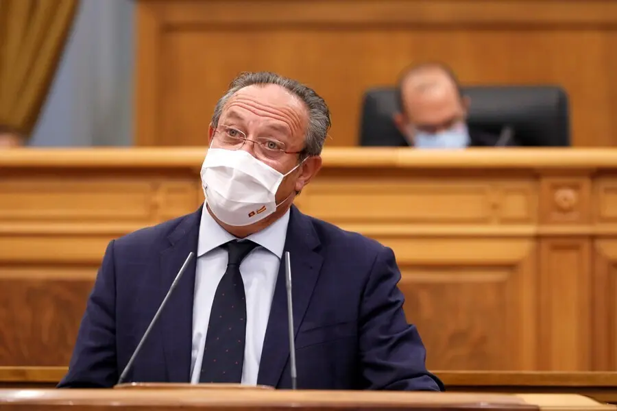 El Consejero De Hacienda Y Administraciones P&uacute;blicas, Juan Alfonso Ruiz Molina, En El Pleno De Las Cortes.